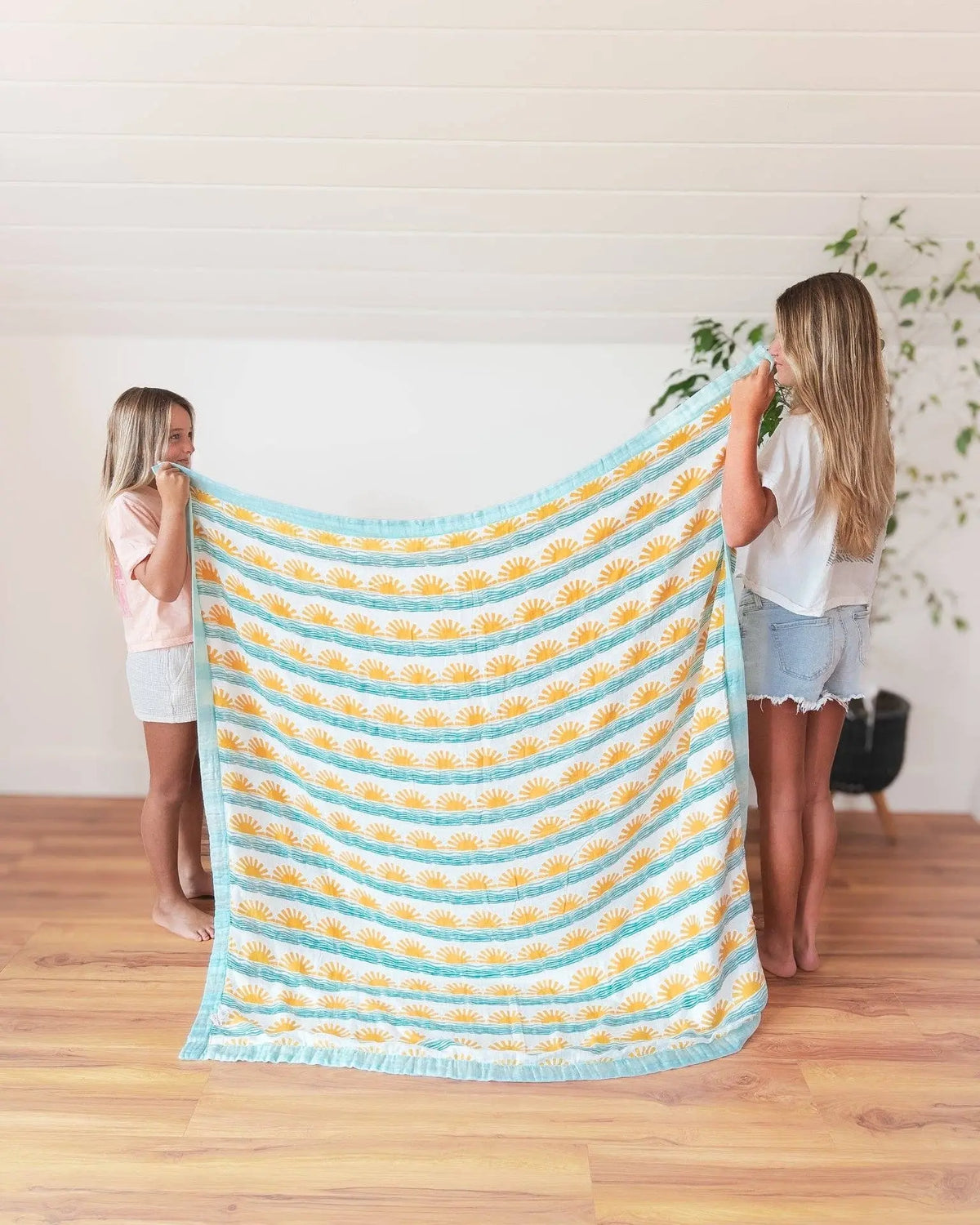 Throw Blanket: Sun + Waves