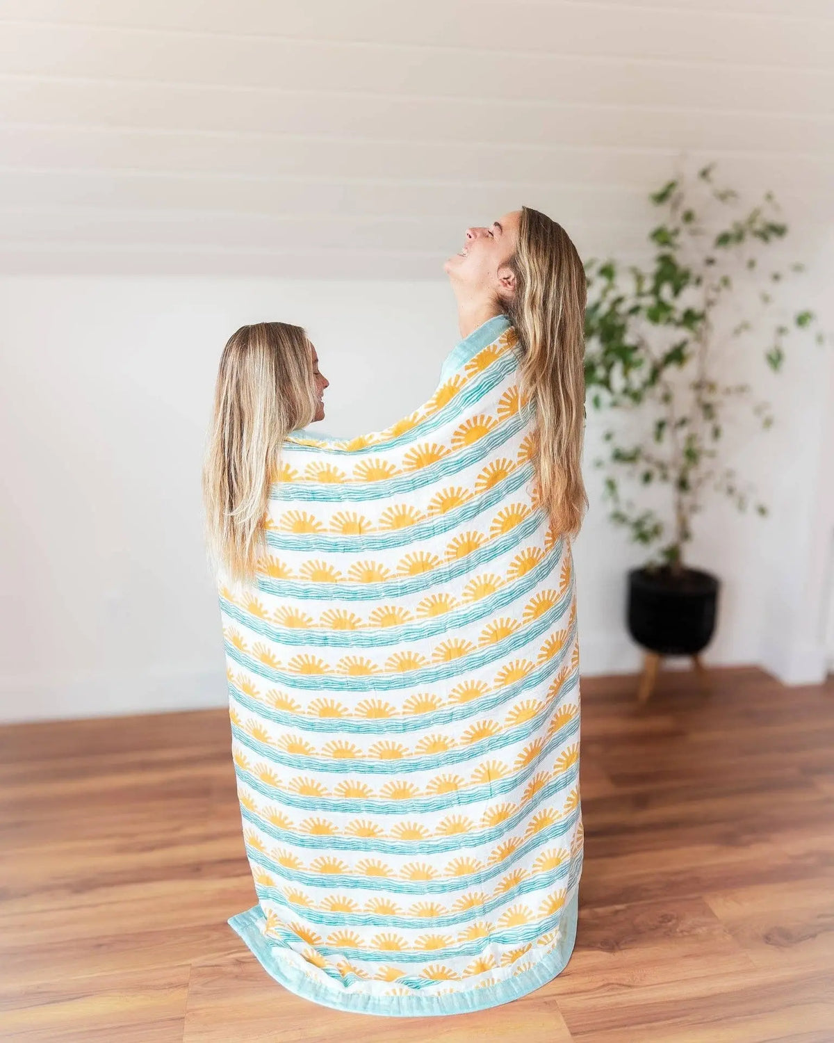 Throw Blanket: Sun + Waves
