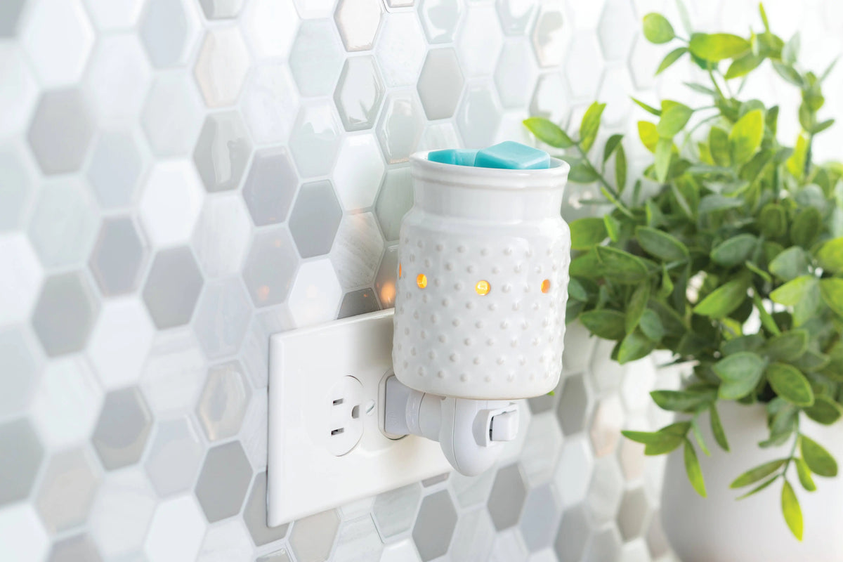 Wax Warmer Plug In - Classic White Hobnail